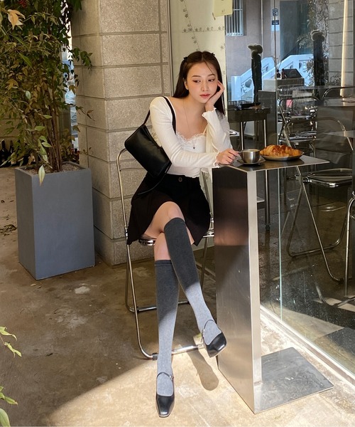 by muni:r（バイ ムニール）の「ローライズプリーツスカート（スカート・レディース・ブラック/ベージュ・MEDIUM/SMALL）」の3枚目の写真