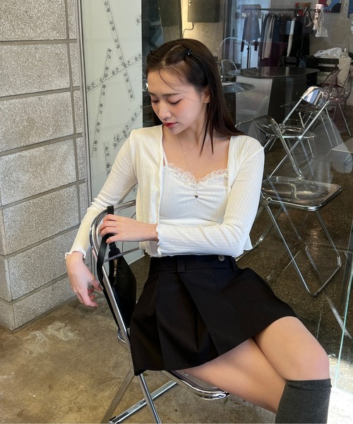 by muni:r（バイ ムニール）の「ローライズプリーツスカート（スカート・レディース・ブラック/ベージュ・MEDIUM/SMALL）」の14枚目の写真