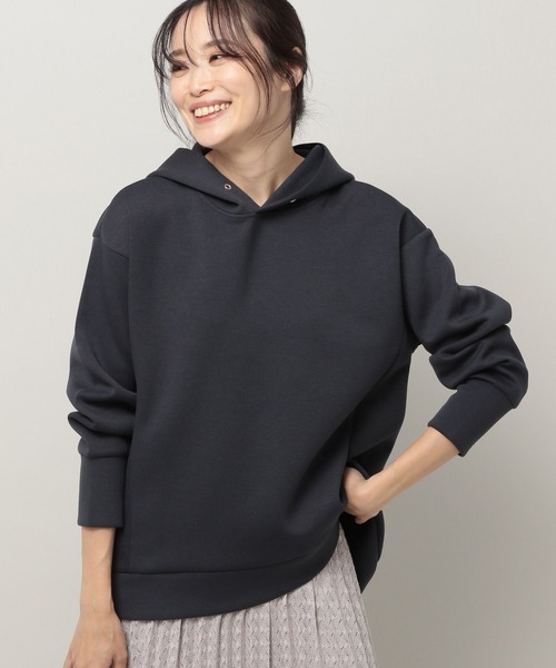 Elura(エルーラ)の「大人リュクスフレアパーカー(パーカー・レディース・ホワイト/グレイッシュベージュ/チャコールグレー/ブラウン系その他/ネイビー/オフホワイト・MEDIUM/LARGE/SMALL)」の4枚目の写真