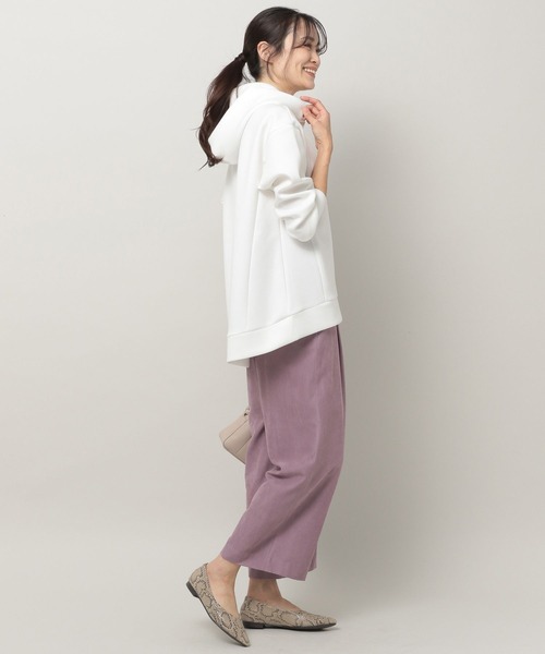 Elura(エルーラ)の「大人リュクスフレアパーカー(パーカー・レディース・ホワイト/グレイッシュベージュ/チャコールグレー/ブラウン系その他/ネイビー/オフホワイト・MEDIUM/LARGE/SMALL)」の7枚目の写真