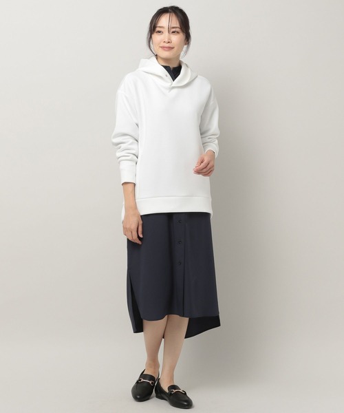 Elura(エルーラ)の「大人リュクスフレアパーカー(パーカー・レディース・ホワイト/グレイッシュベージュ/チャコールグレー/ブラウン系その他/ネイビー/オフホワイト・MEDIUM/LARGE/SMALL)」の10枚目の写真