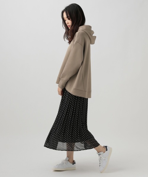 Elura(エルーラ)の「大人リュクスフレアパーカー(パーカー・レディース・ホワイト/グレイッシュベージュ/チャコールグレー/ブラウン系その他/ネイビー/オフホワイト・MEDIUM/LARGE/SMALL)」の19枚目の写真