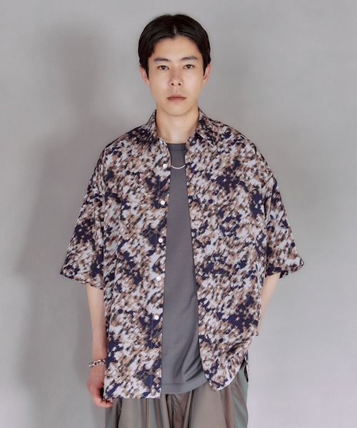 PUBLIC TOKYO（パブリックトウキョウ）の「マルチプリントトロミオーバーシャツ（シャツ/ブラウス・メンズ・ネイビー/ブラック/ミント/ダークネイビー/ライトブラウン/ブラック系その他2/カーキ/アイボリー・1/2）」の20枚目の写真