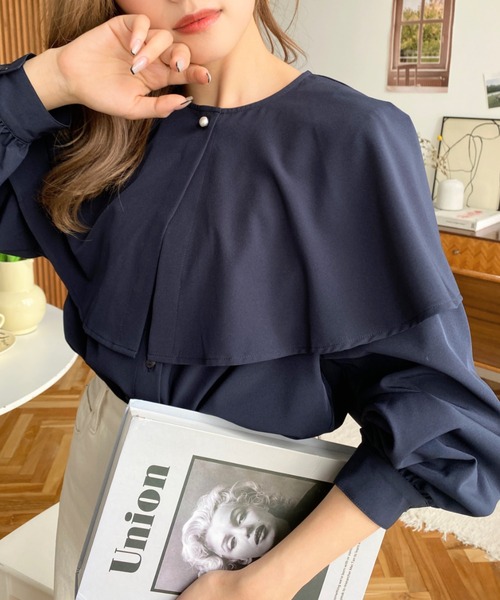タグ付✨️ELLIE 予約完売品 ラウンドカラーブラウス ネイビー タグ付✨️ELLIE 予約完売品 ラウンドカラーブラウス ネイビー