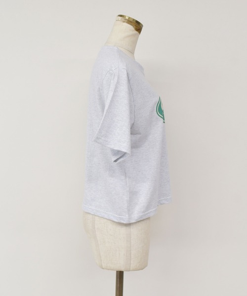 クレージュ　ロゴ刺繍スウェット　クロップド丈　ショート　オーバーサイズ　ベージュ クレージュ ロゴ刺繍スウェット クロップド丈 ショート オーバー