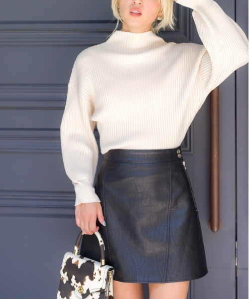 SpRay（スプレイ）の「ボリュームスリーブボトルネックニット（ニット/セーター・レディース・グリーン/アイボリー/イエロー/ブラウン/ピンクベージュ/グレー/レッド系その他/ブラック/ライトベージュ/パープル/ブルー・FREE）」の13枚目の写真