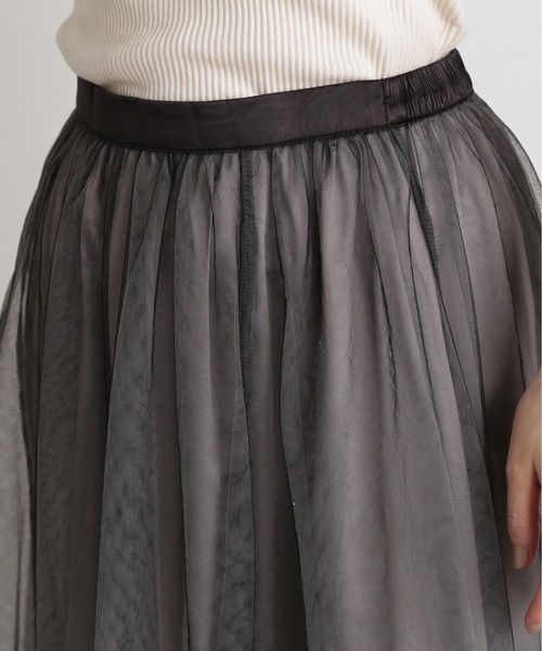 N.（N. Natural Beauty Basic）（エヌエヌナチュラルビューティーベーシック）の「◆チュールロングフレアスカート（スカート・レディース・ホワイト/グレー・MEDIUM）」の4枚目の写真