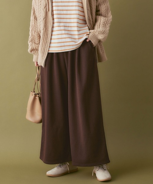 Viola e Viola(ヴィオラエヴィオラ)の「裏ファー美脚ワイドパンツ(その他パンツ・レディース・ブラック/ライトベージュ/モカ/ネイビー/グリーン系その他/ブラック系その他/ボルドー/ベージュ系その他/ライトグレー/グリーン/ブラウン/ブルー系その他/ブラウン系その他/ラベンダー・M/L/LL/3L/4L/5L)」の5枚目の写真