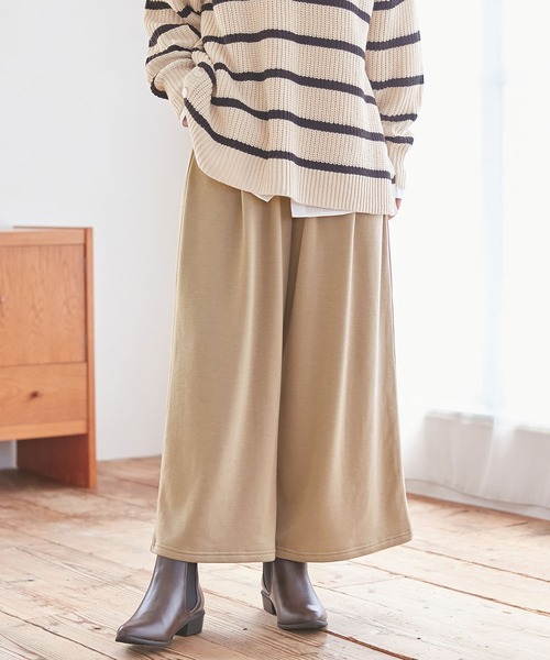 Viola e Viola(ヴィオラエヴィオラ)の「裏ファー美脚ワイドパンツ(その他パンツ・レディース・ブラック/ライトベージュ/モカ/ネイビー/グリーン系その他/ブラック系その他/ボルドー/ベージュ系その他/ライトグレー/グリーン/ブラウン/ブルー系その他/ブラウン系その他/ラベンダー・M/L/LL/3L/4L/5L)」の9枚目の写真