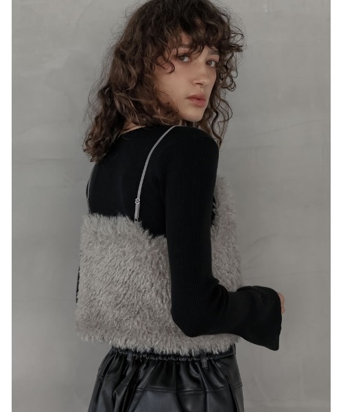 Re:EDIT（リエディ）の「[2025AW COLLECTION][累計販売枚数2.5万枚突破]チベットラムフェイクファービスチェ（キャミソール・レディース・グレー/アイボリー/ブラック/モカ/ブルー・MEDIUM/LARGE）」の7枚目の写真