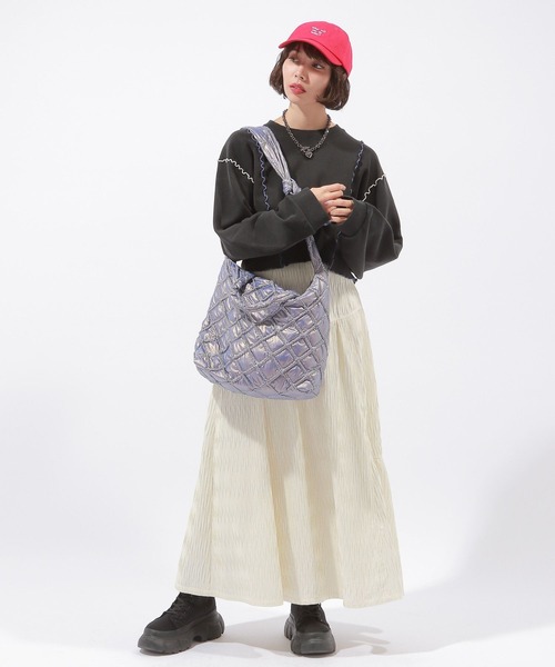 PAGEBOY(ページボーイ)の「カラフルメローショートスウェット(スウェット・レディース・ブラック/オフホワイト・FREE)」の10枚目の写真