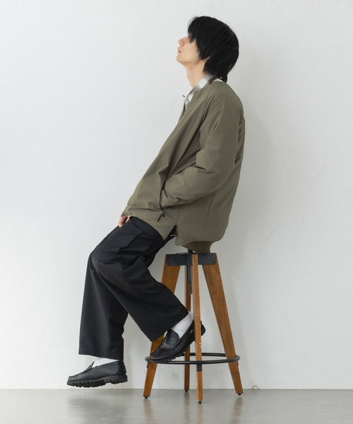 ALLIED FEATHER+DOWN（アライドフェザーダウン）の「【ALLIED FEATHER&DOWN / アライド フェザー&ダウン】Lounge Down Blouson（ダウンジャケット/コート・メンズ・ベージュ/ブラック・MEDIUM/LARGE/SMALL）」の17枚目の写真