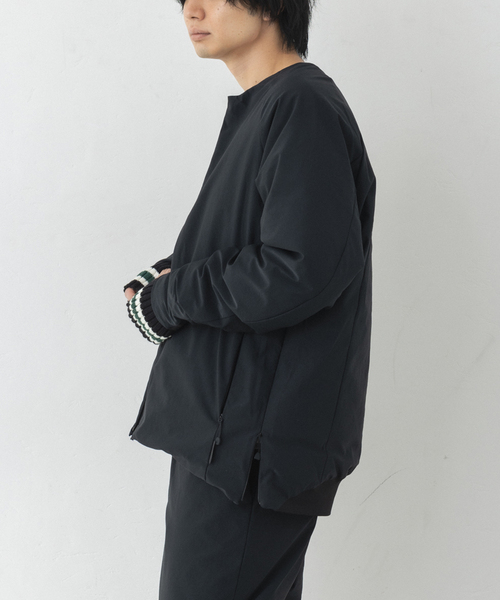 ALLIED FEATHER+DOWN（アライドフェザーダウン）の「【ALLIED FEATHER&DOWN / アライド フェザー&ダウン】Lounge Down Blouson（ダウンジャケット/コート・メンズ・ベージュ/ブラック・MEDIUM/LARGE/SMALL）」の21枚目の写真