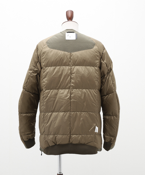 ALLIED FEATHER+DOWN（アライドフェザーダウン）の「【ALLIED FEATHER&DOWN / アライド フェザー&ダウン】Lounge Down Blouson（ダウンジャケット/コート・メンズ・ベージュ/ブラック・MEDIUM/LARGE/SMALL）」の6枚目の写真