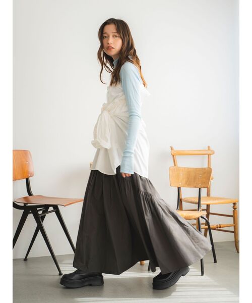 Ungrid(アングリッド)の「ギャザーデザインスカート(スカート・レディース・チャコールグレー/アイボリー・FREE)」の18枚目の写真