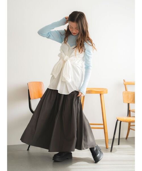 Ungrid(アングリッド)の「ギャザーデザインスカート(スカート・レディース・チャコールグレー/アイボリー・FREE)」の3枚目の写真