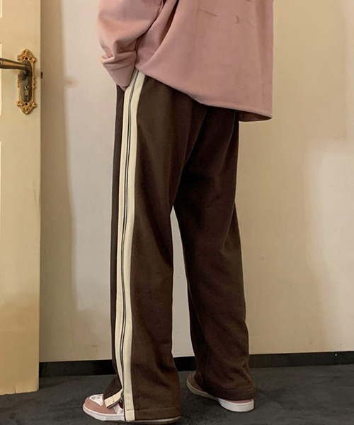 c.u.l(シーユーエル)の「ジップデザイン トラックパンツ culw611(その他パンツ・レディース・ブラック/ブラウン・XL/L)」の2枚目の写真