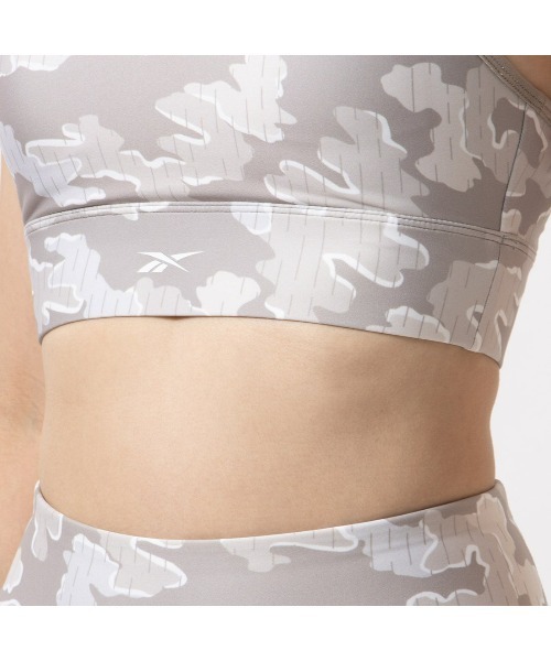 Reebok(リーボック)の「ID トレイン カモ ブラ / ID TRAIN CAMO BRA(スポーツブラ・レディース・グレー/ブラック・XX-LARGE/SMALL/MEDIUM/LARGE/X-SMALL/X-LARGE)」の7枚目の写真
