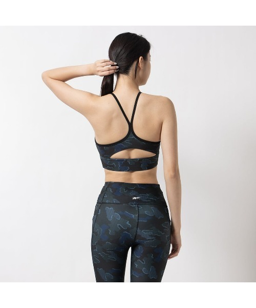 Reebok(リーボック)の「ID トレイン カモ ブラ / ID TRAIN CAMO BRA(スポーツブラ・レディース・グレー/ブラック・XX-LARGE/SMALL/MEDIUM/LARGE/X-SMALL/X-LARGE)」の9枚目の写真