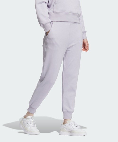 adidas(アディダス)の「エッセンシャルズ プラス スモールロゴ フレンチテリー テーパードパンツ / アディダス adidas(スウェットパンツ・レディース・ブラック/ベージュ/パープル/グリーン・MEDIUM/SMALL/X-LARGE/X-SMALL/XX-LARGE/LARGE)」の4枚目の写真