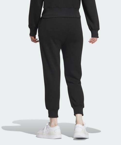 adidas(アディダス)の「エッセンシャルズ プラス スモールロゴ フレンチテリー テーパードパンツ / アディダス adidas(スウェットパンツ・レディース・ブラック/ベージュ/パープル/グリーン・MEDIUM/SMALL/X-LARGE/X-SMALL/XX-LARGE/LARGE)」の5枚目の写真