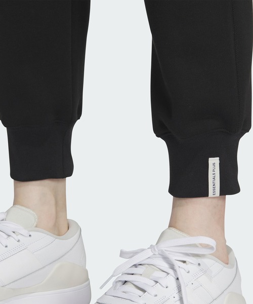 adidas(アディダス)の「エッセンシャルズ プラス スモールロゴ フレンチテリー テーパードパンツ / アディダス adidas(スウェットパンツ・レディース・ブラック/ベージュ/パープル/グリーン・MEDIUM/SMALL/X-LARGE/X-SMALL/XX-LARGE/LARGE)」の7枚目の写真