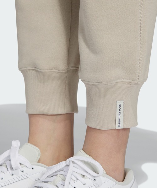 adidas(アディダス)の「エッセンシャルズ プラス スモールロゴ フレンチテリー テーパードパンツ / アディダス adidas(スウェットパンツ・レディース・ブラック/ベージュ/パープル/グリーン・MEDIUM/SMALL/X-LARGE/X-SMALL/XX-LARGE/LARGE)」の11枚目の写真
