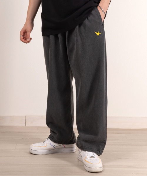 （What it isNt）ART BY MARKGONZALES（ワットイットイズント）の「【(What it isNt) ART BY MARK GONZALES/ワットイットイズント マークゴンザレス】ピスネーム付デニムスケーターパンツ/バギーパンツ/ウエストシャーリング（デニムパンツ・メンズ・ダークインディゴブルー/ブラック/ケミカルウォッシュ/ブラック系その他/ライトインディゴブルー・L/XL/M）」の7枚目の写真