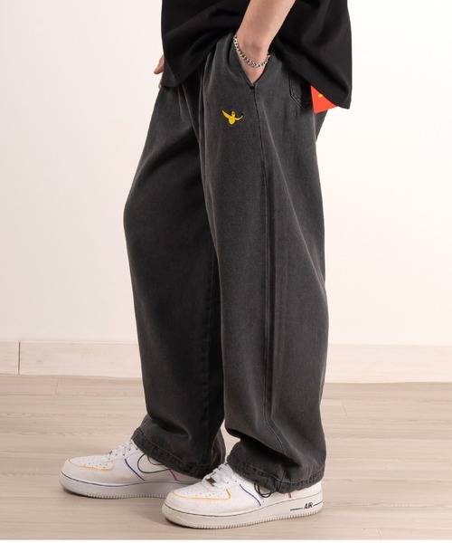 （What it isNt）ART BY MARKGONZALES（ワットイットイズント）の「【(What it isNt) ART BY MARK GONZALES/ワットイットイズント マークゴンザレス】ピスネーム付デニムスケーターパンツ/バギーパンツ/ウエストシャーリング（デニムパンツ・メンズ・ダークインディゴブルー/ブラック/ケミカルウォッシュ/ブラック系その他/ライトインディゴブルー・L/XL/M）」の8枚目の写真