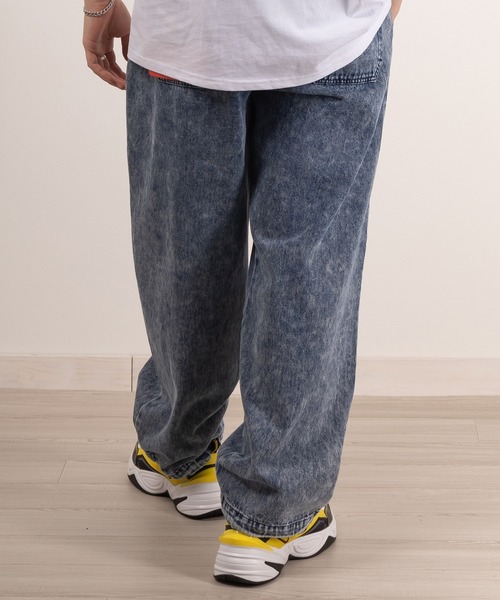 （What it isNt）ART BY MARKGONZALES（ワットイットイズント）の「【(What it isNt) ART BY MARK GONZALES/ワットイットイズント マークゴンザレス】ピスネーム付デニムスケーターパンツ/バギーパンツ/ウエストシャーリング（デニムパンツ・メンズ・ダークインディゴブルー/ブラック/ケミカルウォッシュ/ブラック系その他/ライトインディゴブルー・L/XL/M）」の21枚目の写真