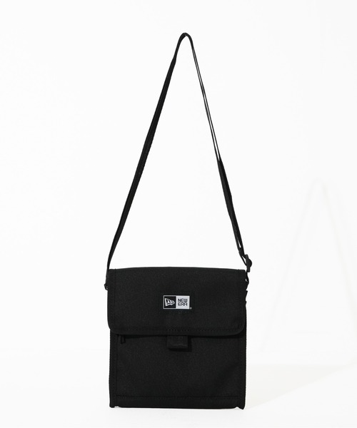 NEW ERA(ニューエラ)の「【NEW ERA/ニューエラ】スクエア ネックポーチ 0.5L(ショルダーバッグ・メンズ・ブラック系その他/ブロンズ/その他1・FREE)」の1枚目の写真