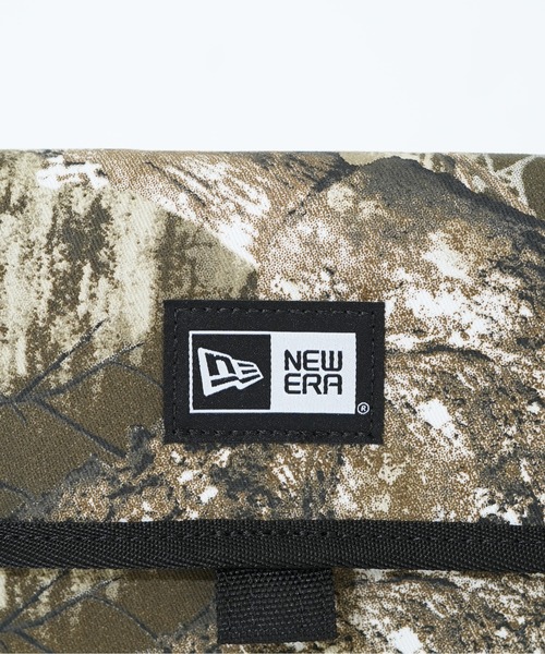 NEW ERA(ニューエラ)の「【NEW ERA/ニューエラ】スクエア ネックポーチ 0.5L(ショルダーバッグ・メンズ・ブラック系その他/ブロンズ/その他1・FREE)」の14枚目の写真