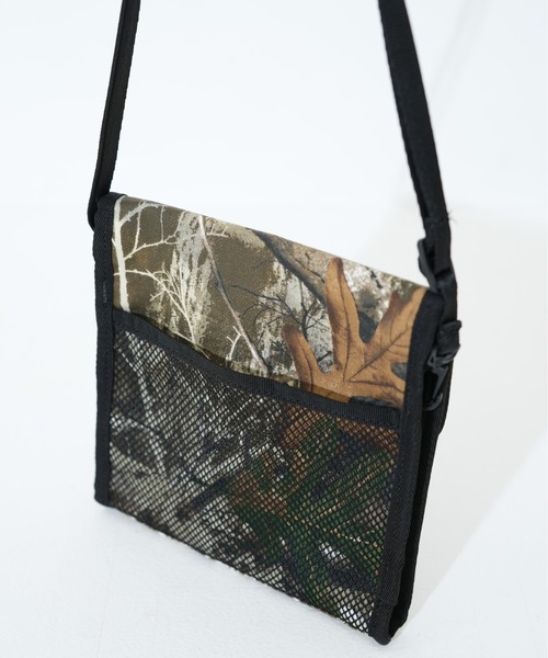 NEW ERA(ニューエラ)の「【NEW ERA/ニューエラ】スクエア ネックポーチ 0.5L(ショルダーバッグ・メンズ・ブラック系その他/ブロンズ/その他1・FREE)」の16枚目の写真