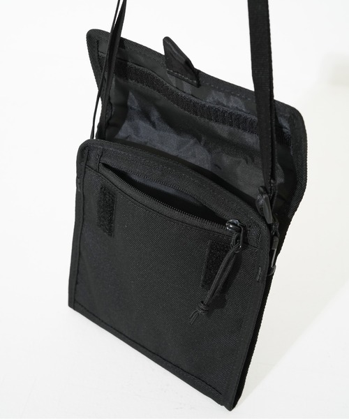 NEW ERA(ニューエラ)の「【NEW ERA/ニューエラ】スクエア ネックポーチ 0.5L(ショルダーバッグ・メンズ・ブラック系その他/ブロンズ/その他1・FREE)」の9枚目の写真