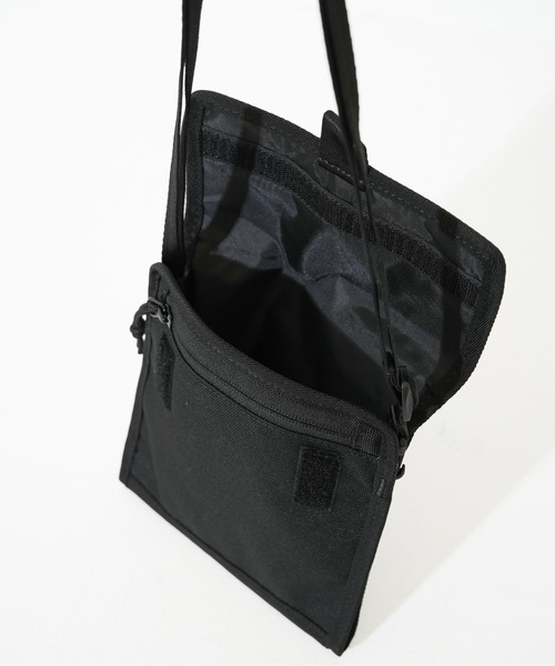 NEW ERA(ニューエラ)の「【NEW ERA/ニューエラ】スクエア ネックポーチ 0.5L(ショルダーバッグ・メンズ・ブラック系その他/ブロンズ/その他1・FREE)」の10枚目の写真