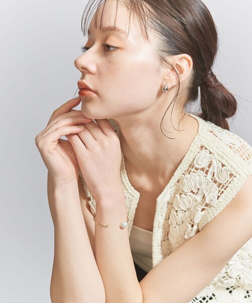 BEAUTY&YOUTH UNITED ARROWS（ビューティーアンドユースユナイテッドアローズ）の「淡水パール バングル（バングル/リストバンド・レディース・ゴールド・FREE）」の2枚目の写真