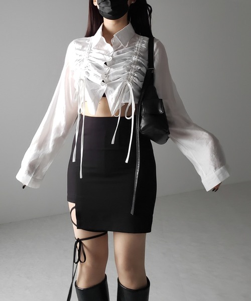 リボン付き黒トップスとピンクミニスカート リボン付き黒トップスとピンクミニスカート スカート 】黒