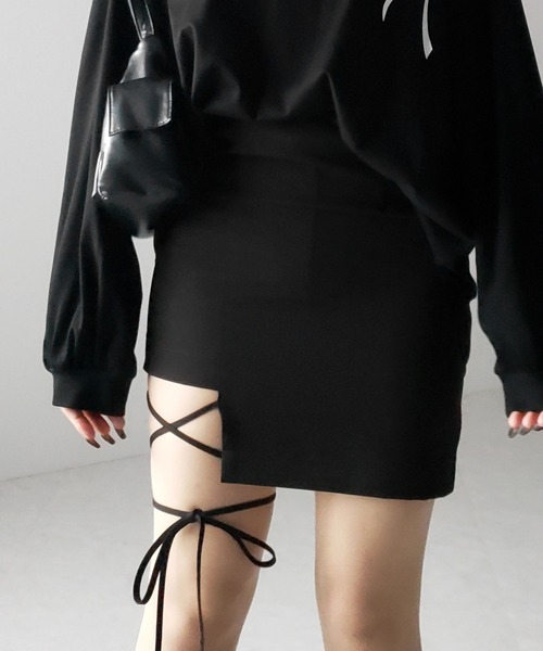 me+em select（ミームセレクト）の「【 ２color 】クロスストラップサイドリボンミニスカート ／ cross strap side ribbon mini skirt（スカート・レディース・ブルー/ブラック・MEDIUM/SMALL/LARGE）」の12枚目の写真