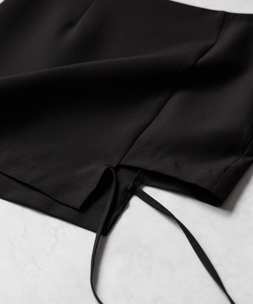 me+em select（ミームセレクト）の「【 ２color 】クロスストラップサイドリボンミニスカート ／ cross strap side ribbon mini skirt（スカート・レディース・ブルー/ブラック・MEDIUM/SMALL/LARGE）」の4枚目の写真