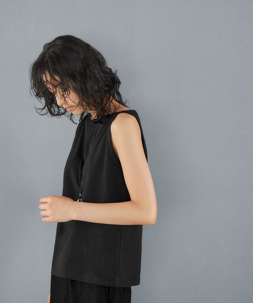 STYLE DELI(スタイルデリ)の「ボートネックタンクトップ(Tシャツ/カットソー・レディース・ホワイト/ブラック/グレー系その他/ライトベージュ・MEDIUM)」の21枚目の写真