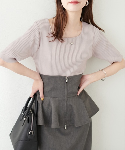 natural couture(ナチュラルクチュール)の「プチプラスクエアワイドリブニット(ニット/セーター・レディース・グレイッシュベージュ/ブラック/サックスブルー/アイボリー/ピンク/グリーン・FREE)」の5枚目の写真