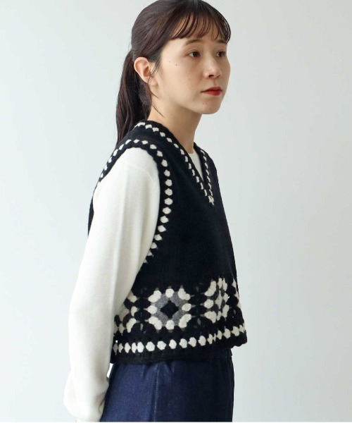 yuni(ユニ )の「クロシェ編み Vネックベスト 1701KN009242(ベスト・レディース・ブラック/グレー・FREE)」の18枚目の写真