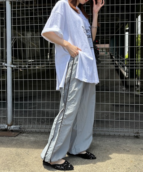 ISOOK(アイスー)の「【ISOOK / アイスー】サイドラインナイロンパンツ / サイドラインパンツ カーゴパンツ ジャージ トラックパンツ ZOZOTOWN限定(その他パンツ・レディース・チャコールグレー/グレー/ホワイト・FREE)」の8枚目の写真