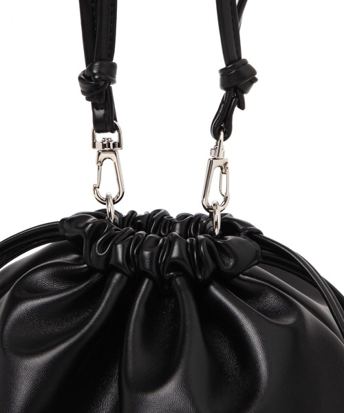 LAKOLE（ラコレ）の「チェーンハンドル2WAYショルダーバッグ / 132223（ショルダーバッグ・レディース・シルバー/ブラック/グレイッシュベージュ・FREE）」の12枚目の写真