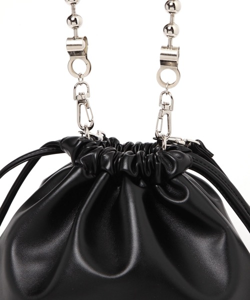 LAKOLE（ラコレ）の「チェーンハンドル2WAYショルダーバッグ / 132223（ショルダーバッグ・レディース・シルバー/ブラック/グレイッシュベージュ・FREE）」の11枚目の写真