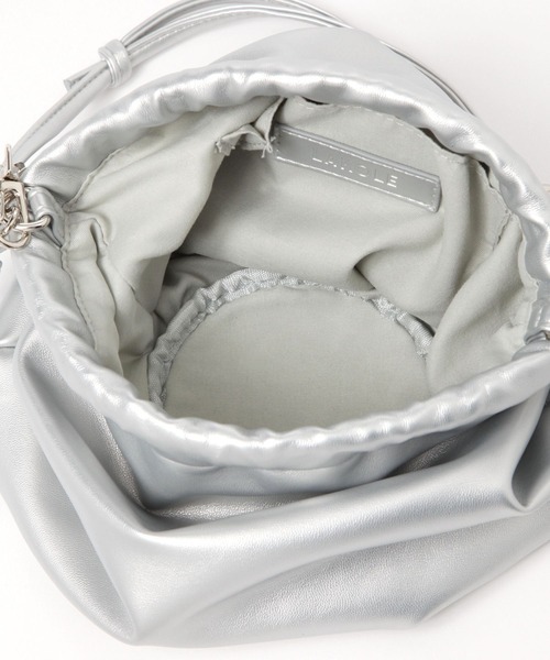 LAKOLE（ラコレ）の「チェーンハンドル2WAYショルダーバッグ / 132223（ショルダーバッグ・レディース・シルバー/ブラック/グレイッシュベージュ・FREE）」の6枚目の写真