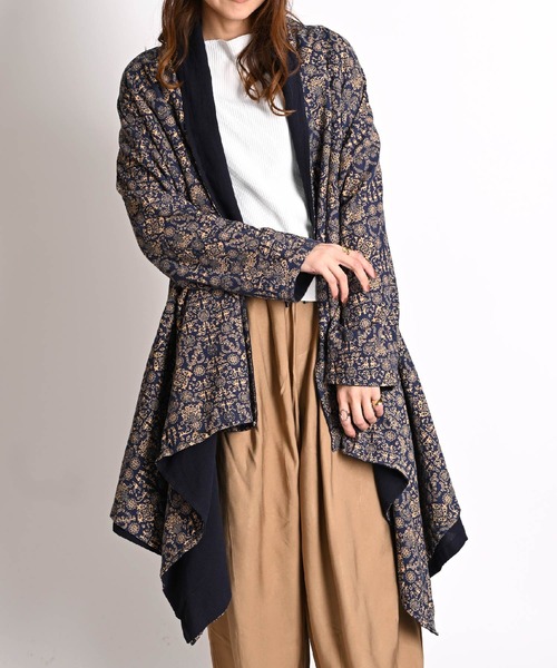 MARAI(マーライ)の「無地 総柄 リバーシブル ロングカーディガン コーディガン(カーディガン/ボレロ・レディース・ブラック/ネイビー/レッド・FREE)」の9枚目の写真