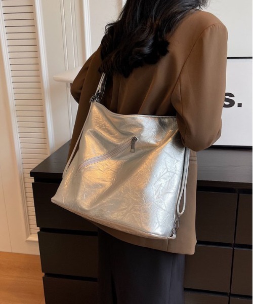gossip!ロサンゼルス(ゴシップロサンゼルス)の「2WAYワンハンドルミニポケショルダー / トートバッグ/A4収納可能(ショルダーバッグ・レディース・シルバー/ブラック/オフホワイト/ブラウン・FREE)」の8枚目の写真