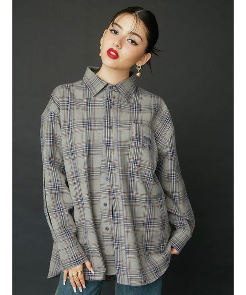 EVRIS（エヴリス）の「ワンポイントオーバーシャツ（シャツ/ブラウス・レディース・ホワイト/ピンク/その他1・FREE）」の4枚目の写真