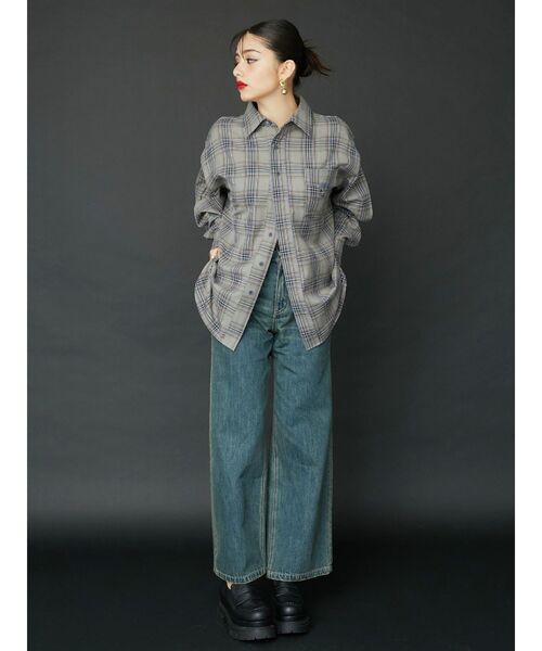 EVRIS（エヴリス）の「ワンポイントオーバーシャツ（シャツ/ブラウス・レディース・ホワイト/ピンク/その他1・FREE）」の5枚目の写真